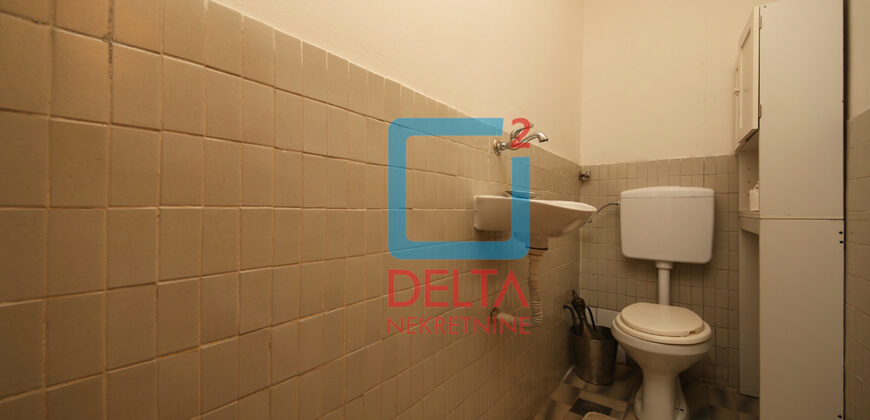 Adaptiran trosoban stan / 74m2 / dva balkona / Dobrinja
