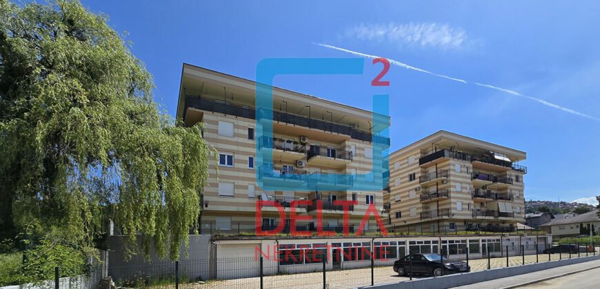 Namješten trosoban stan / 1.sprat / parking / Kromolj / Centar